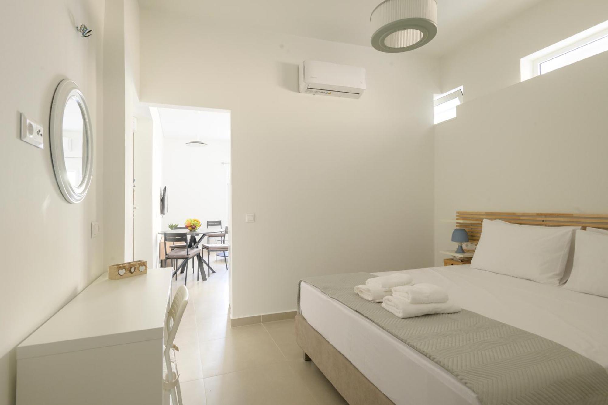 Pylos Apartments Екстер'єр фото